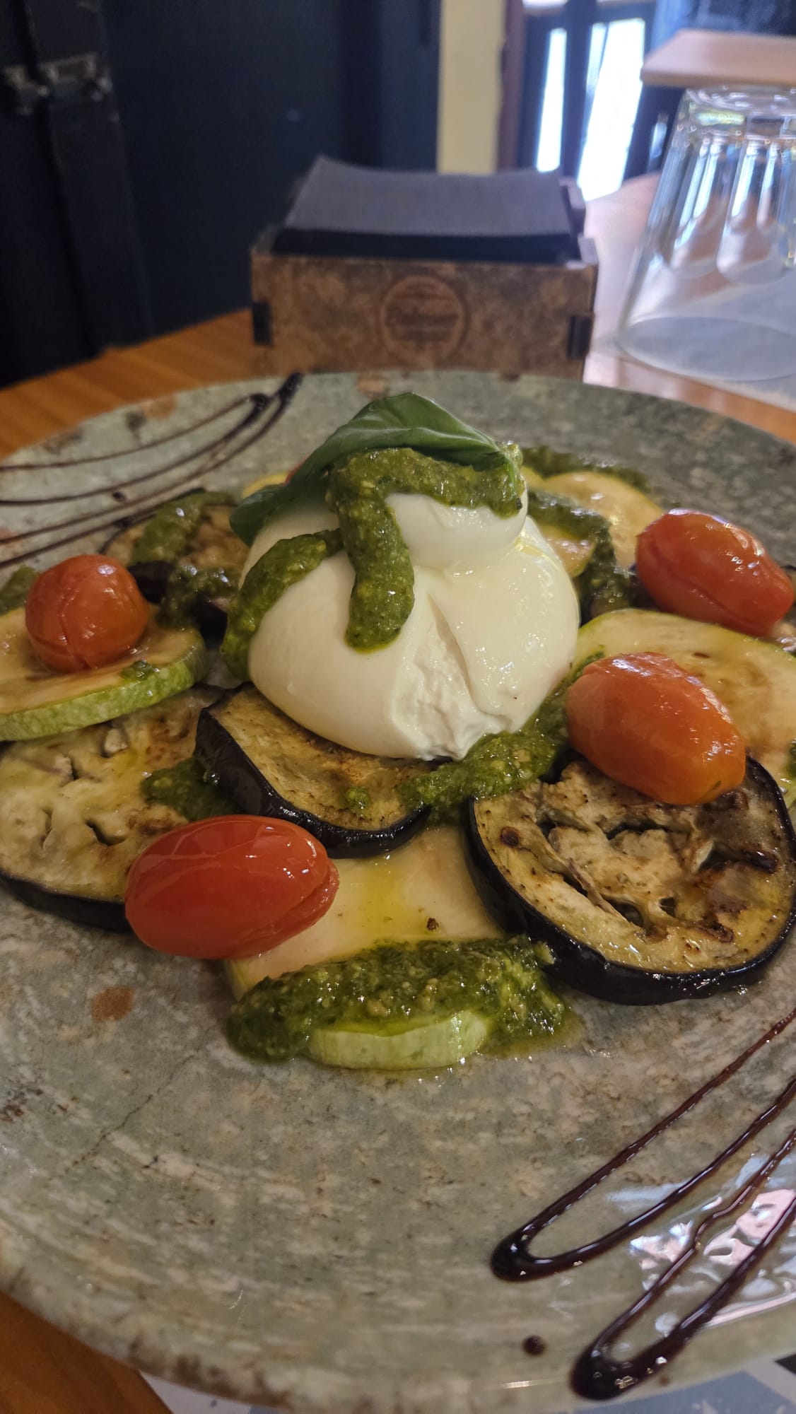 Burrata con verduras